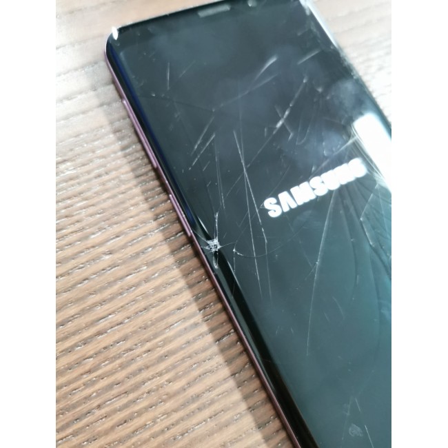 Samsung Galaxy S9 64gb front and back cracked